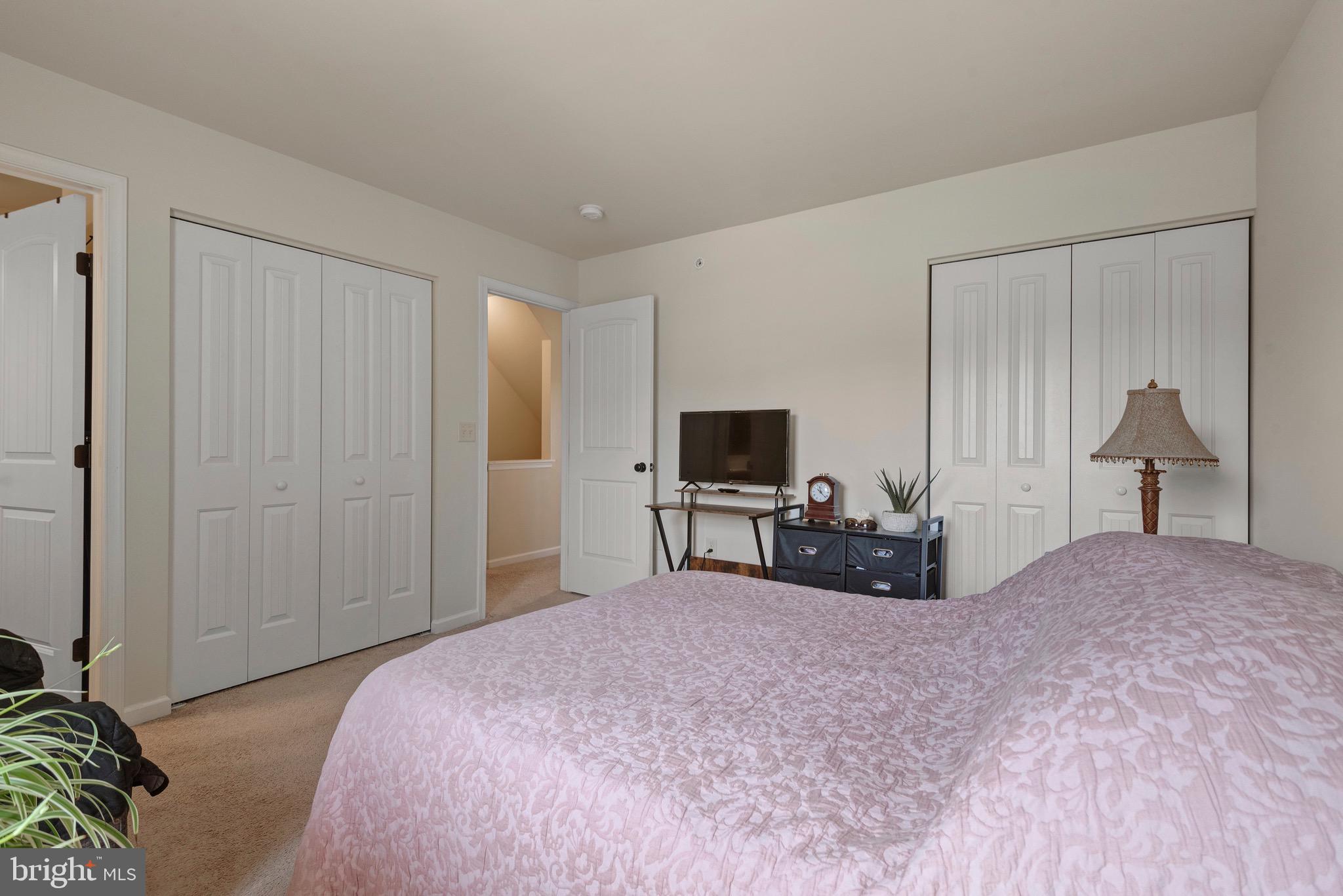 427 SPRINGWOOD DRIVE