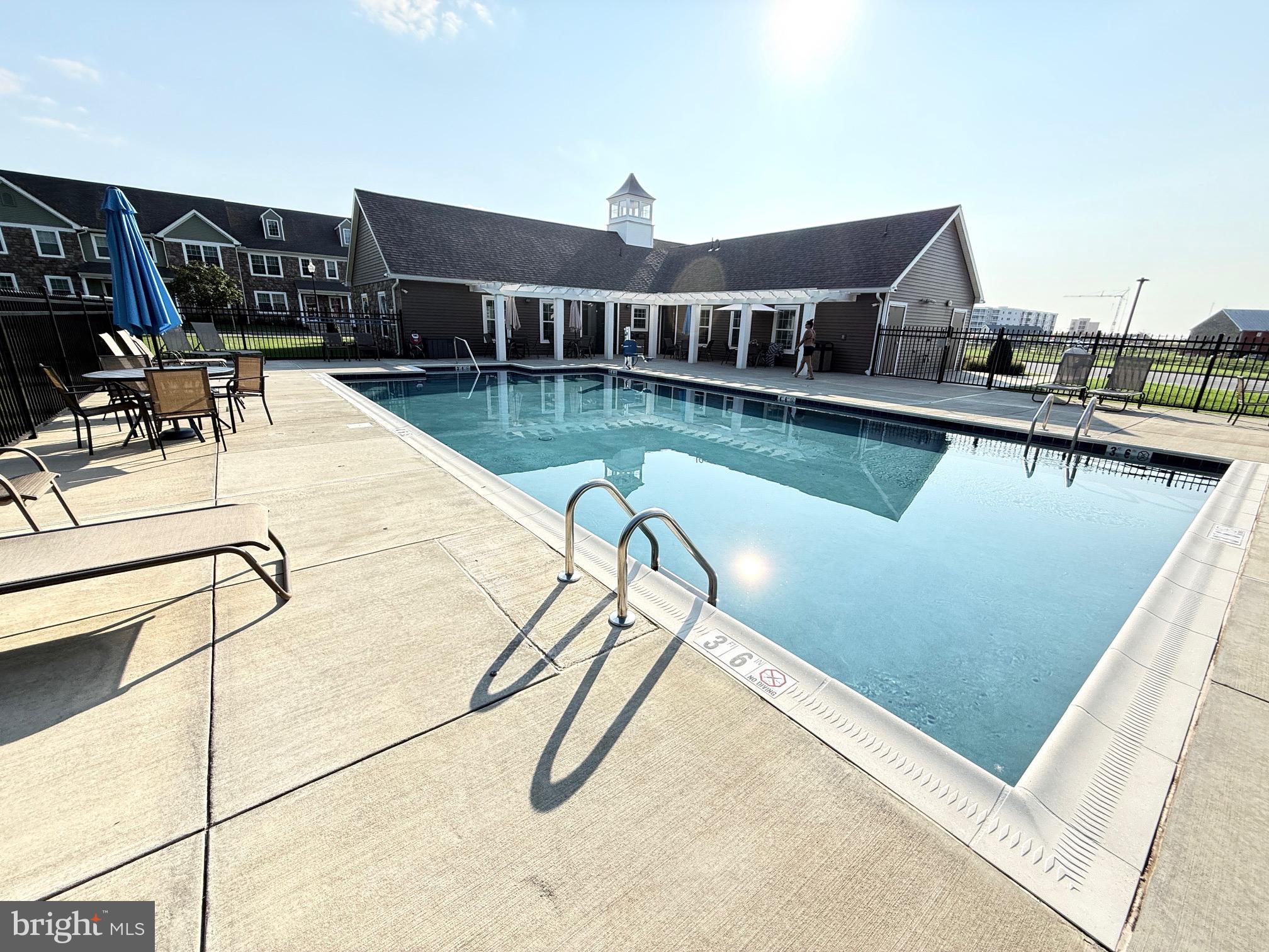 427 SPRINGWOOD DRIVE