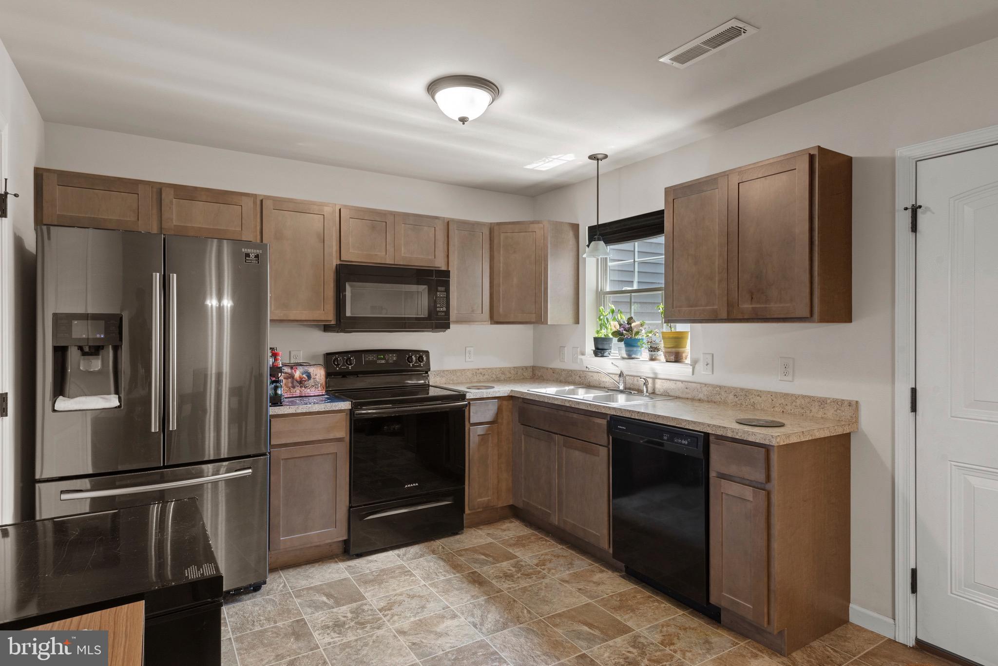 427 SPRINGWOOD DRIVE