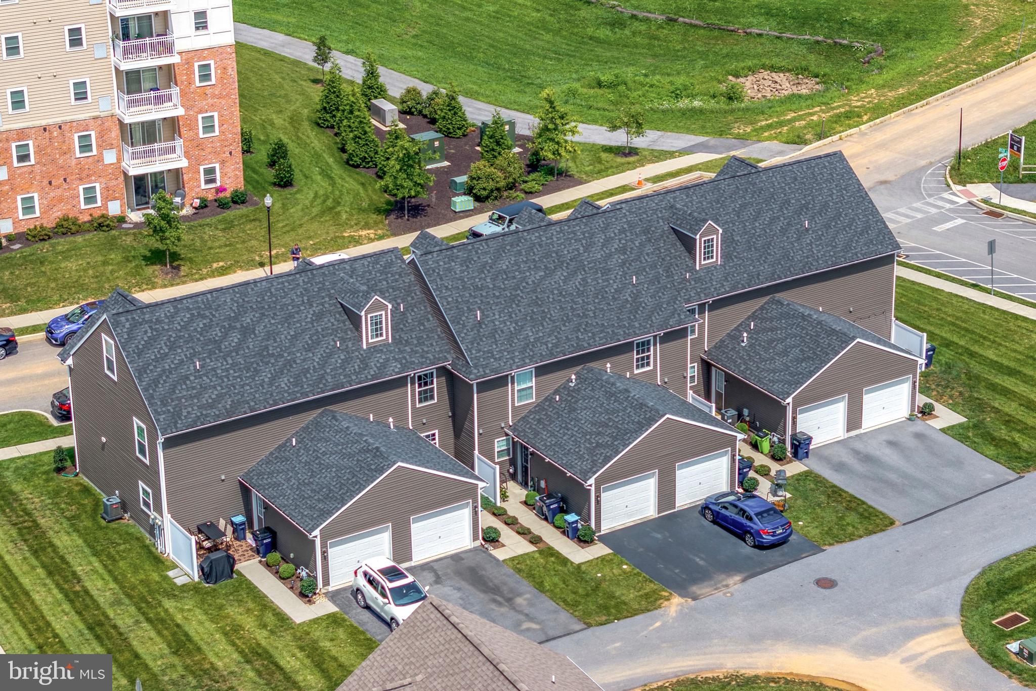 427 SPRINGWOOD DRIVE