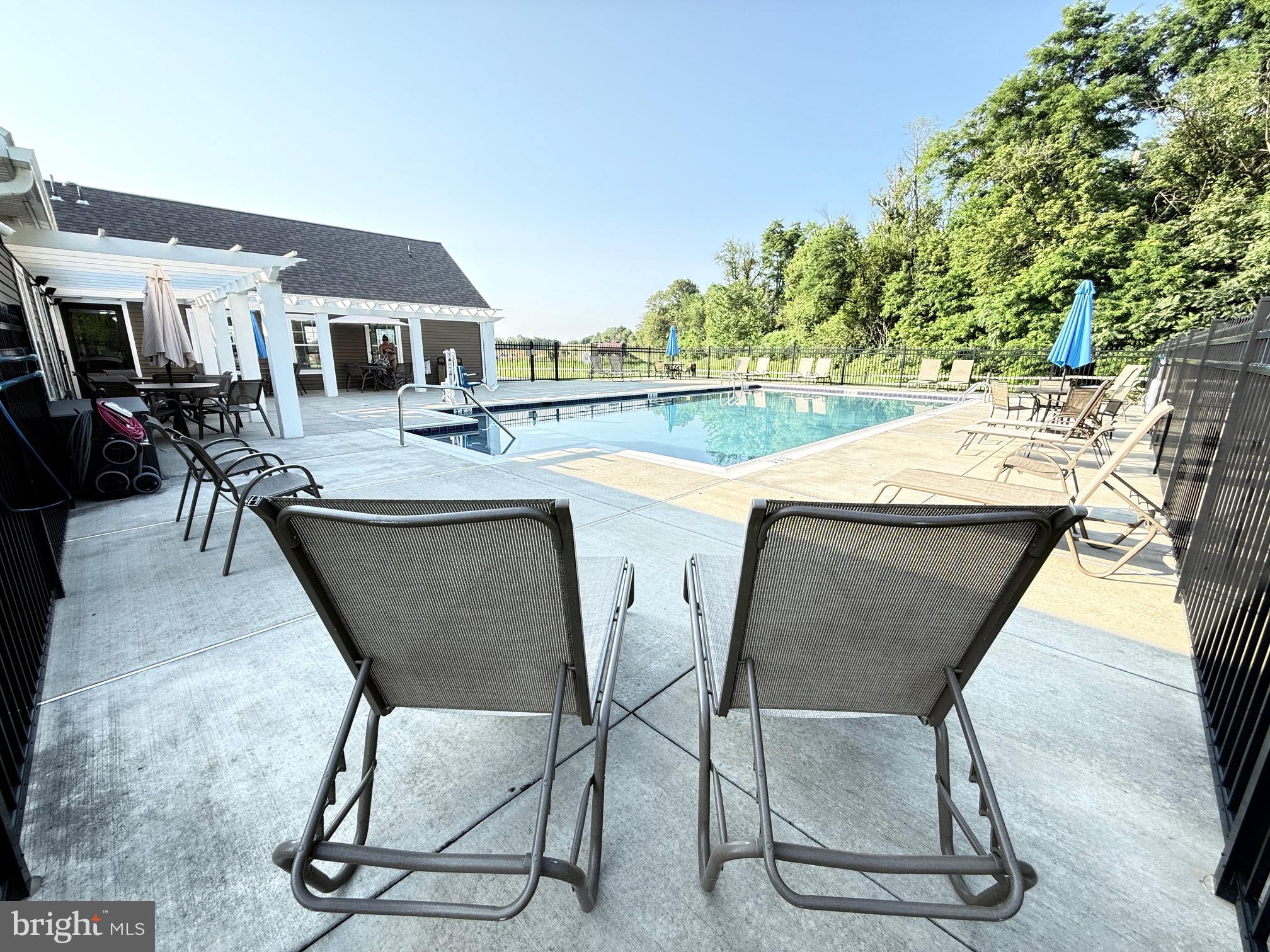 427 SPRINGWOOD DRIVE