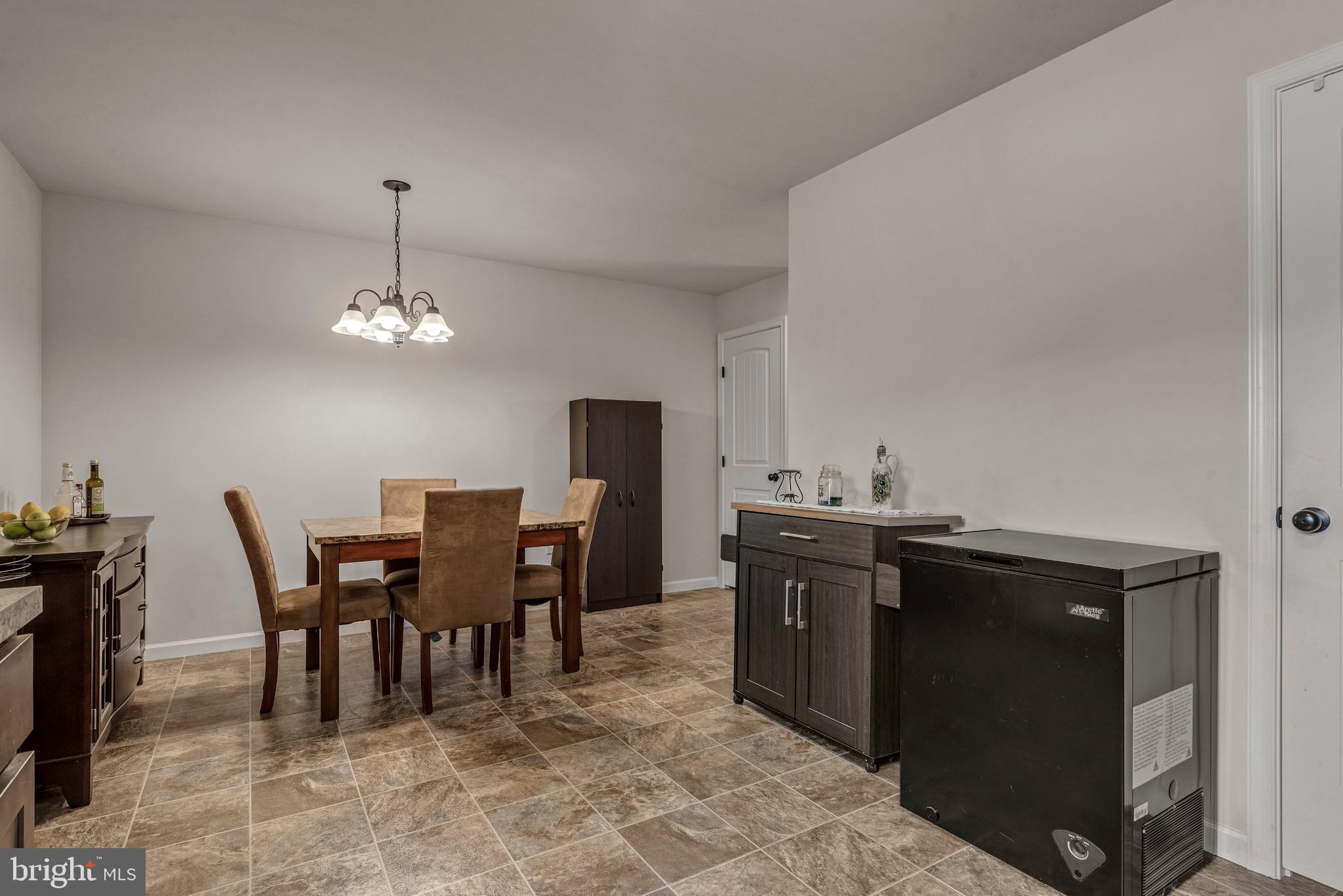 427 SPRINGWOOD DRIVE