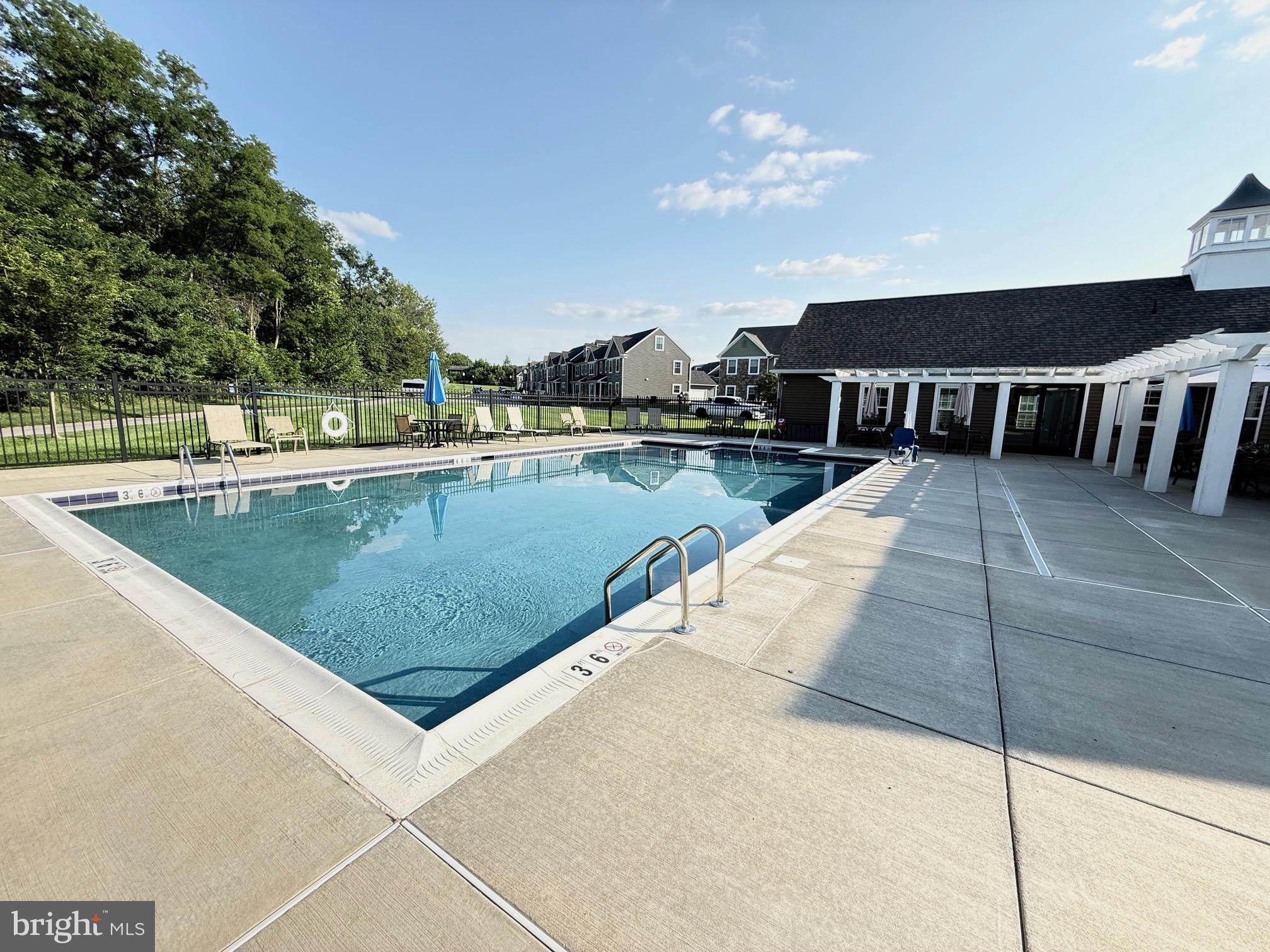 427 SPRINGWOOD DRIVE