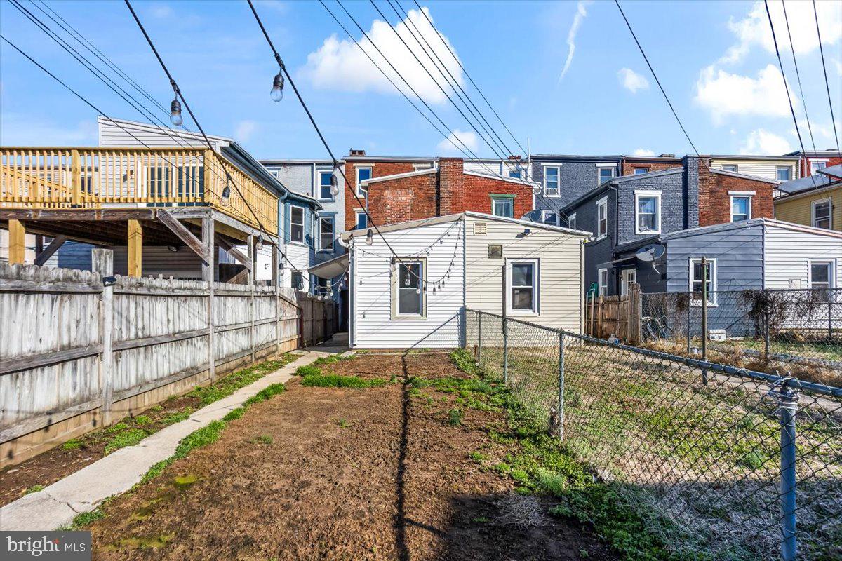 212 CHESTNUT STREET
