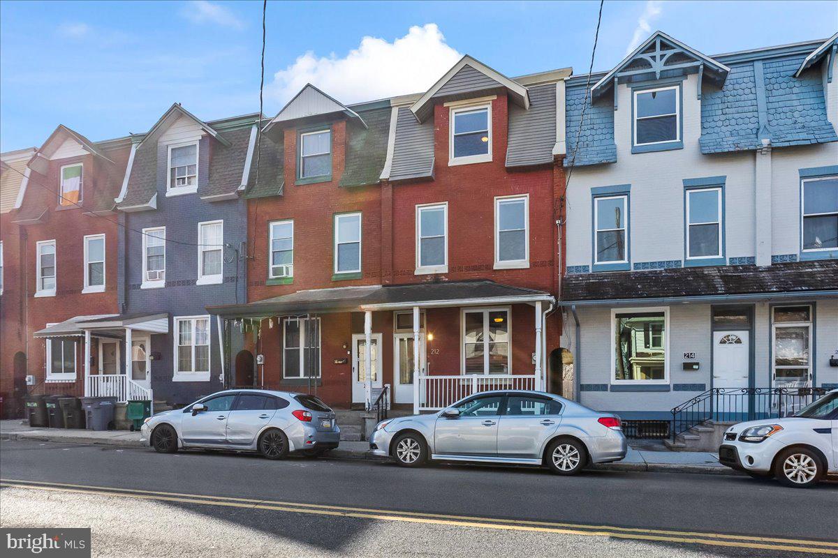 212 CHESTNUT STREET