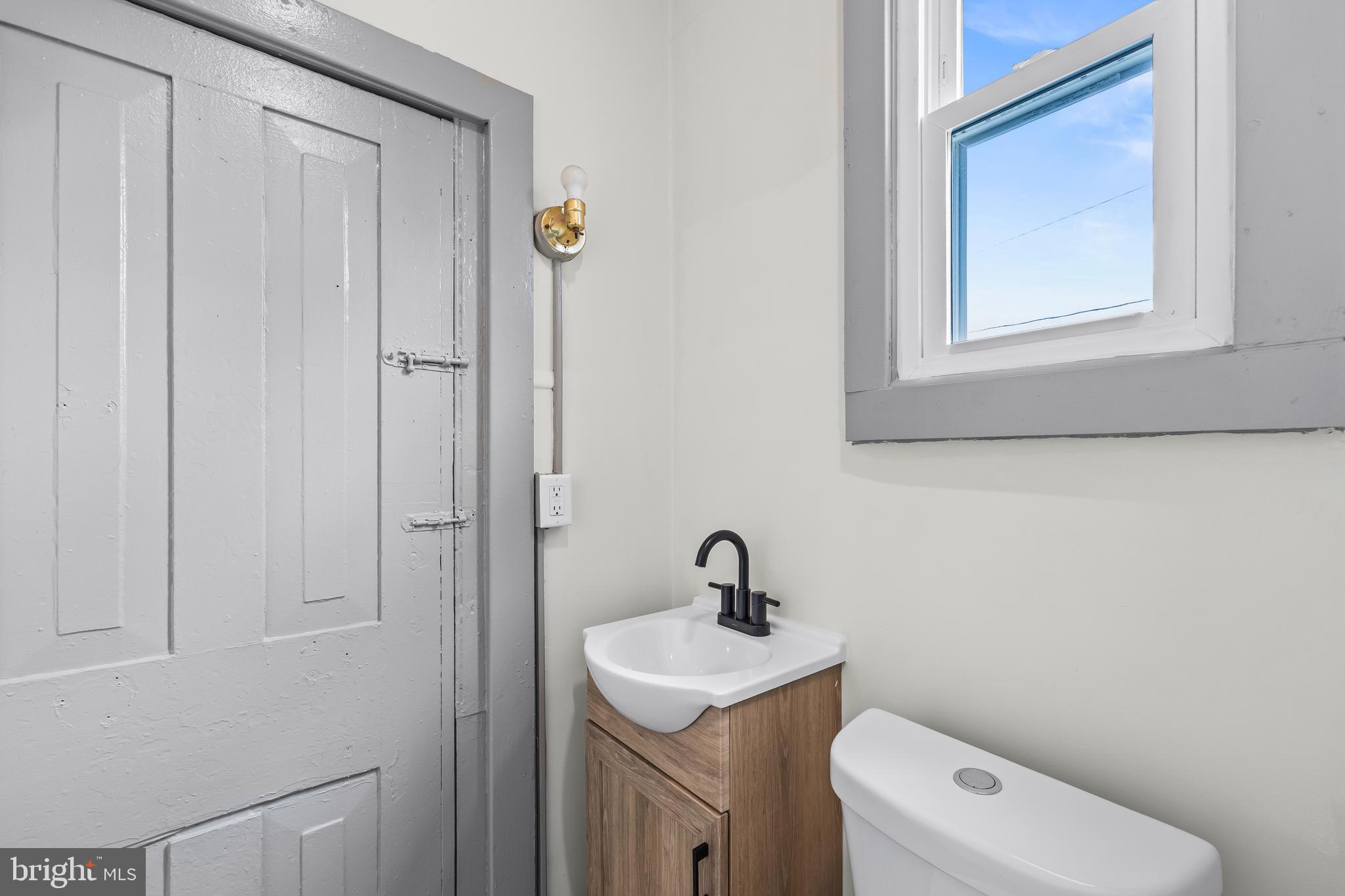 531 WALTON STREET APT. 4