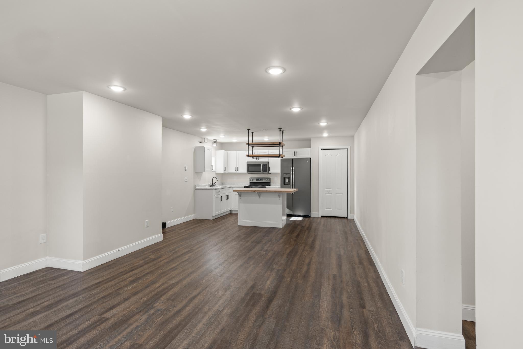 106 W MAIN AVENUE 4