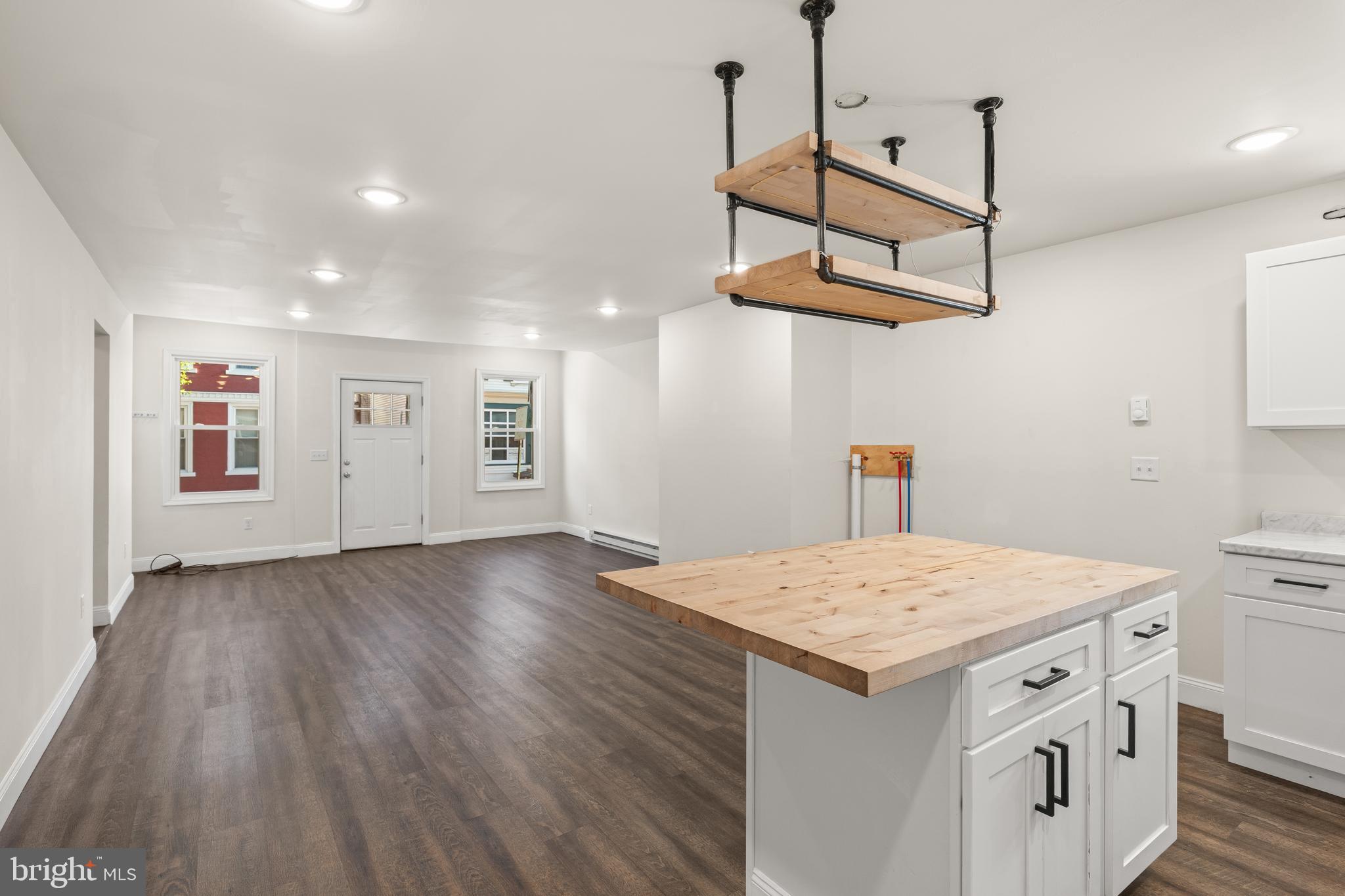 106 W MAIN AVENUE 4