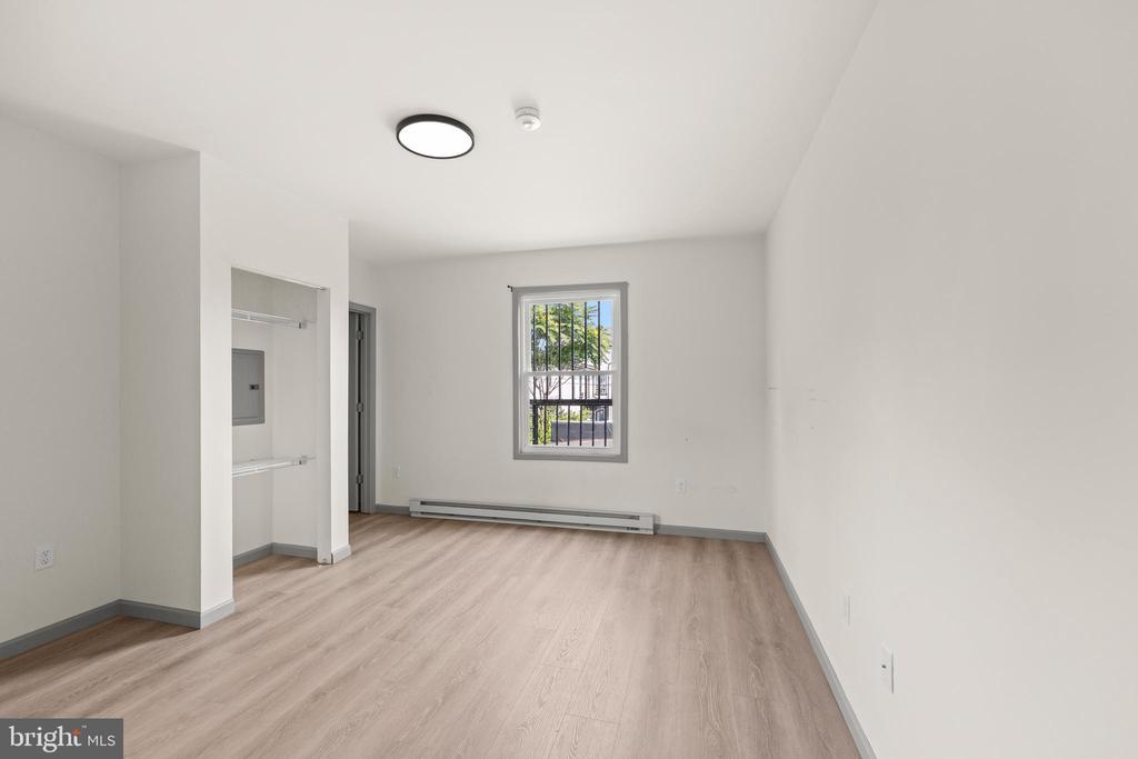 531 WALTON STREET Unit: APT. 3