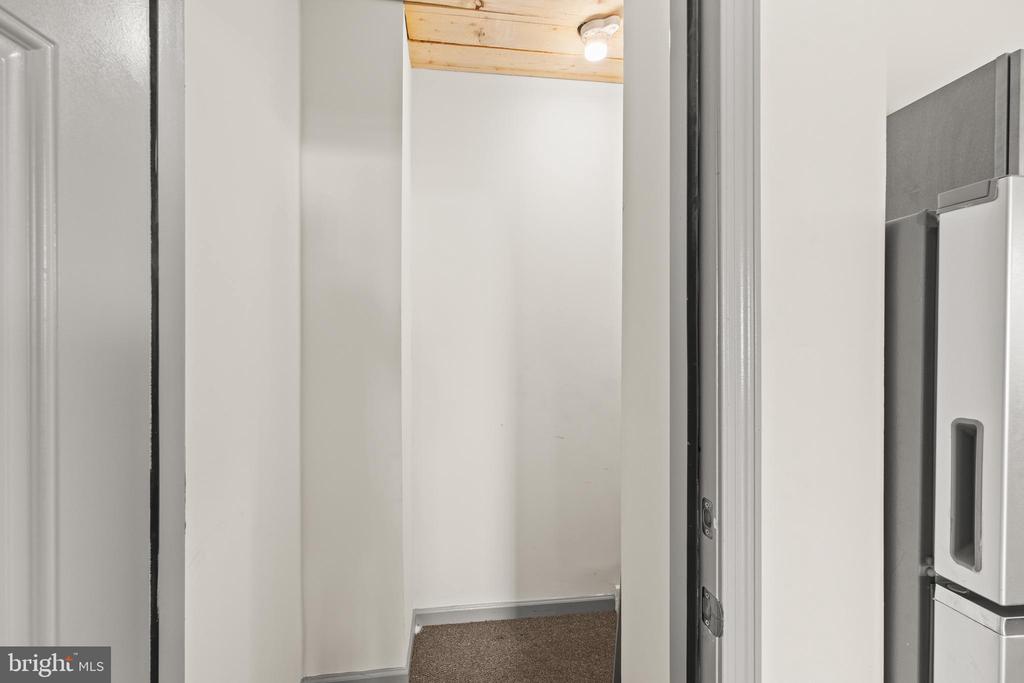 531 WALTON STREET Unit: APT. 3