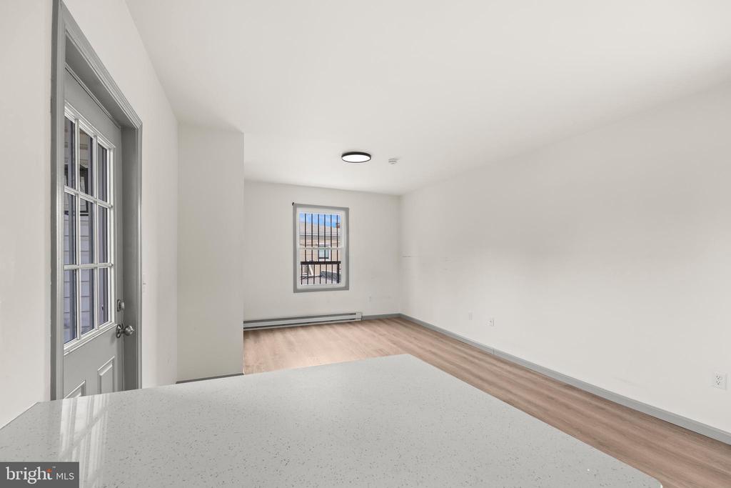 531 WALTON STREET Unit: APT. 3