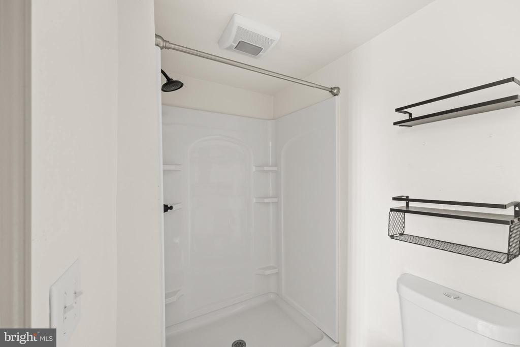 531 WALTON STREET Unit: APT. 3