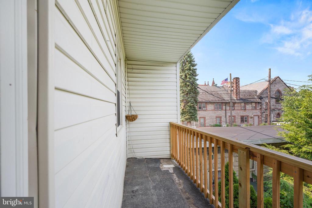 531 WALTON STREET Unit: APT. 3