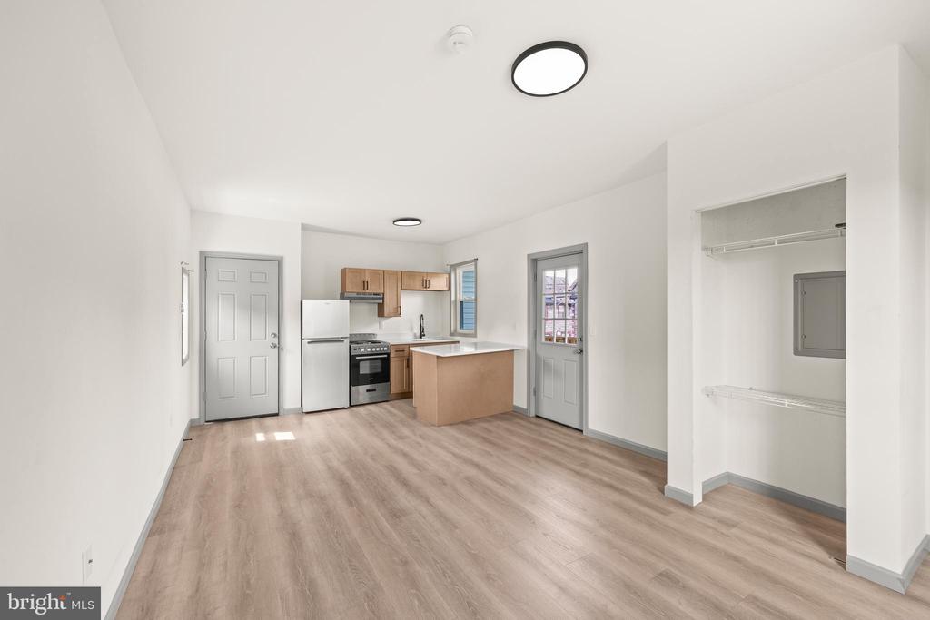 531 WALTON STREET Unit: APT. 3