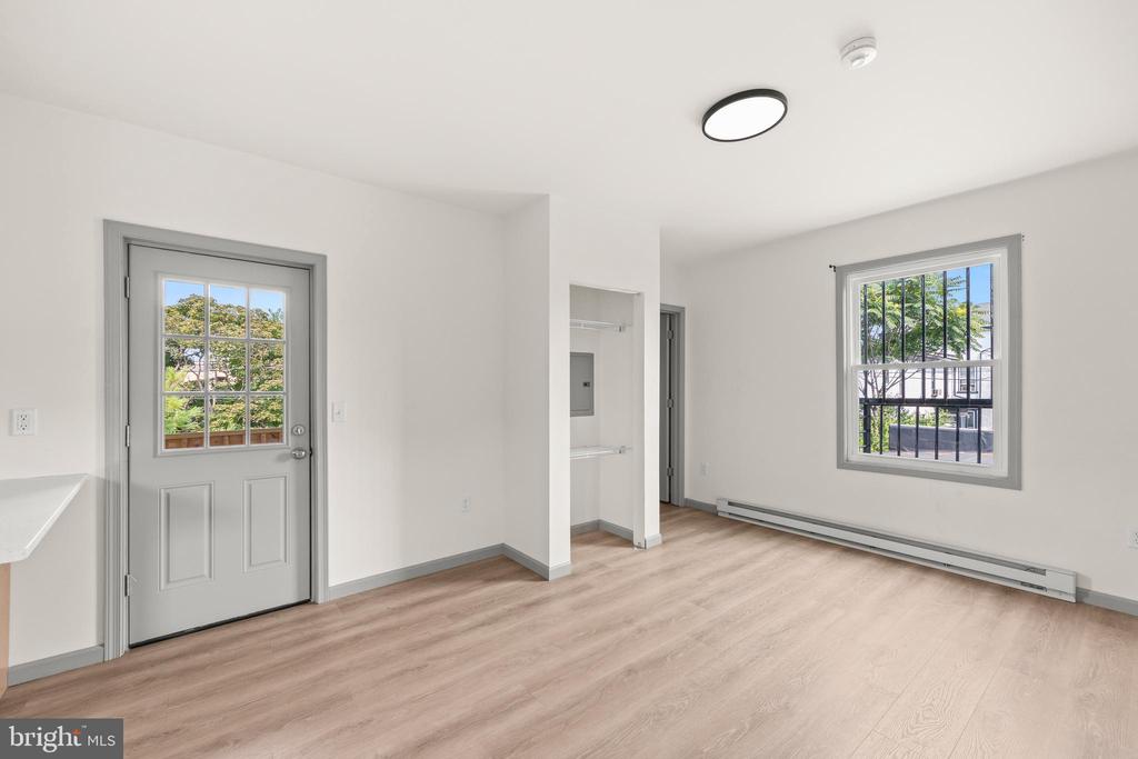 531 WALTON STREET Unit: APT. 3