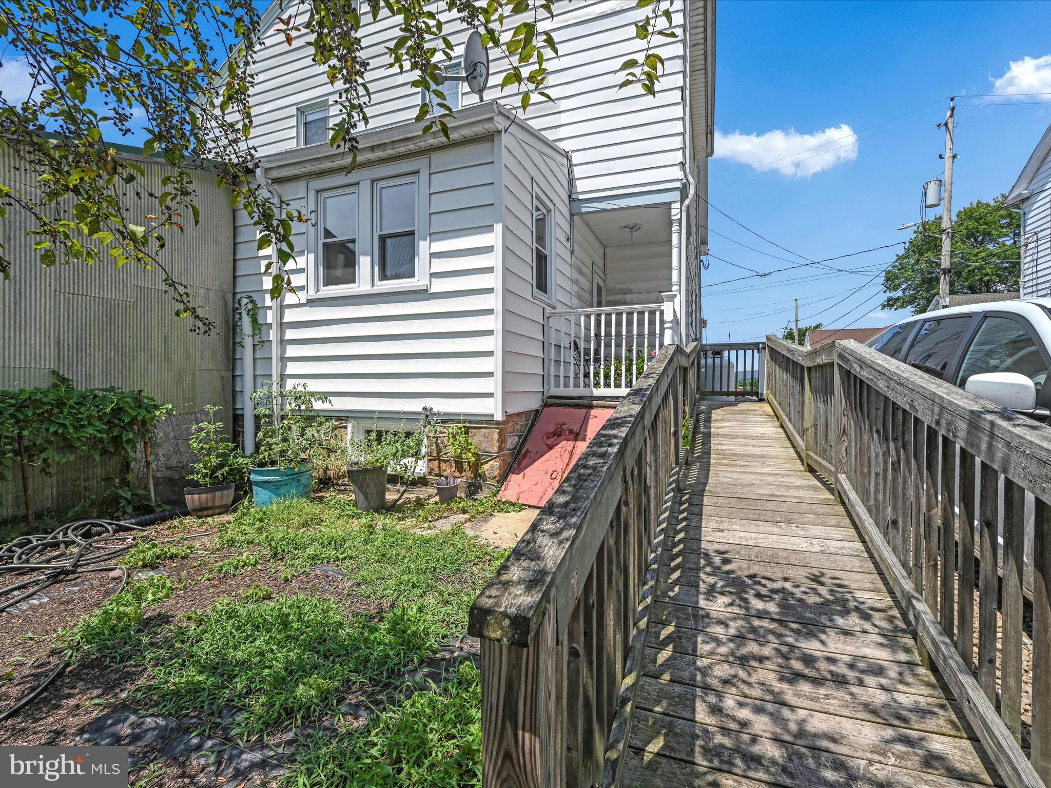 122 E MARKET STREET