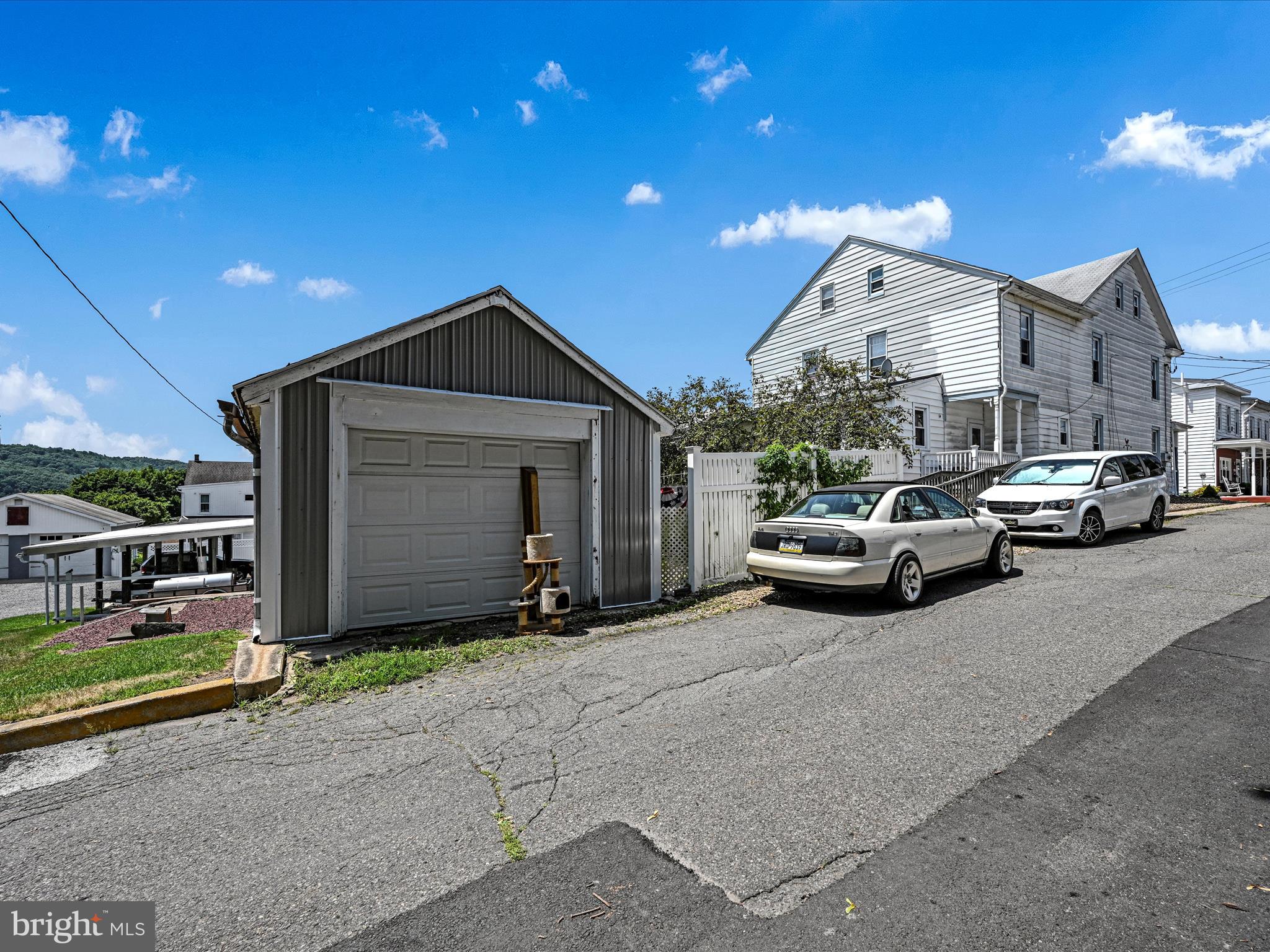 122 E MARKET STREET