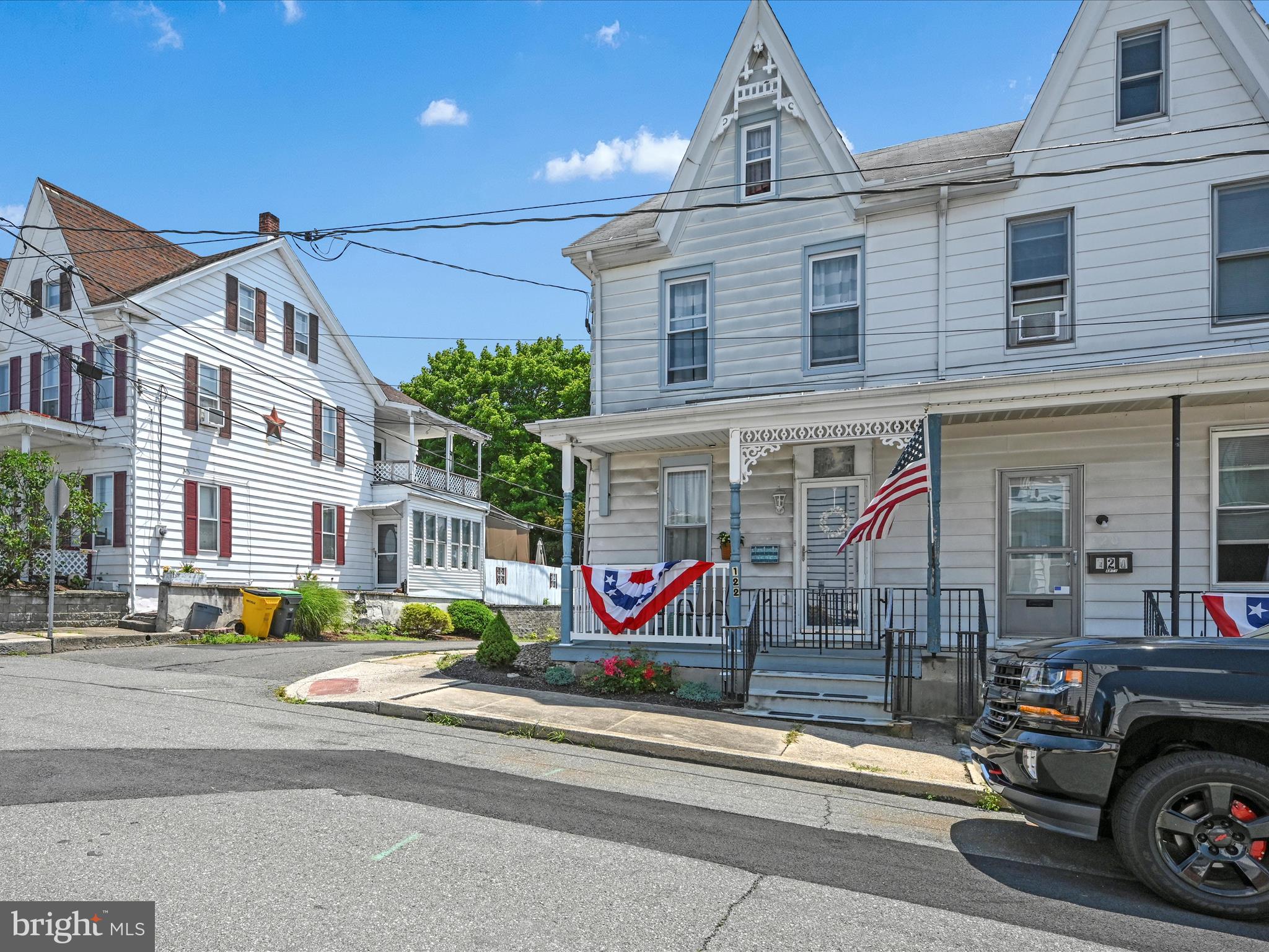 122 E MARKET STREET