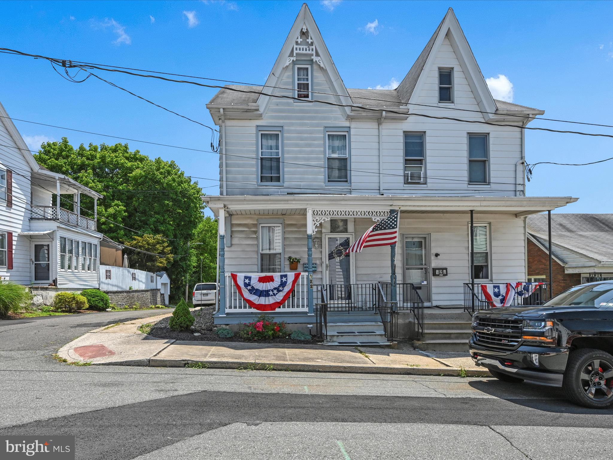 122 E MARKET STREET