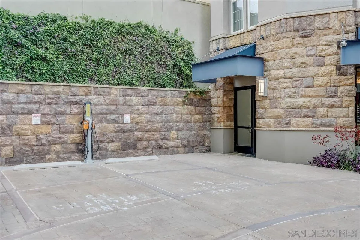 1480 Broadway Unit 2320
