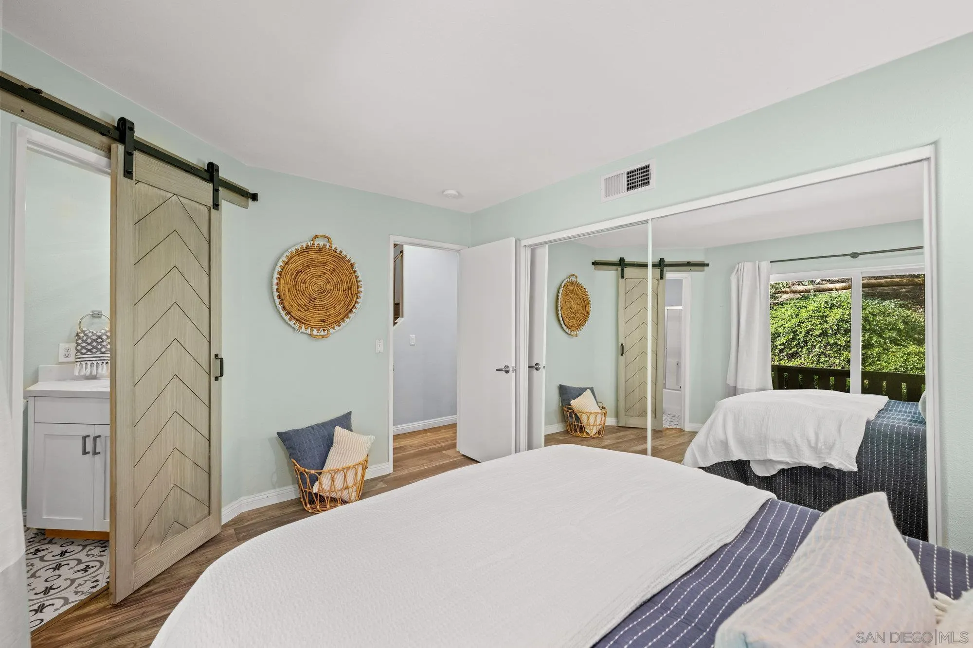 6008 Paseo Salinero