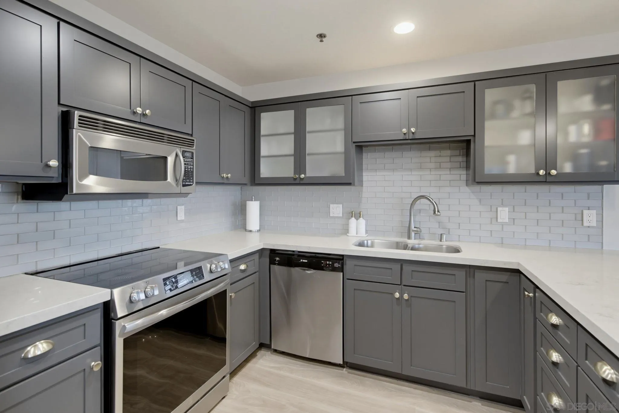 331 Olive Unit 202