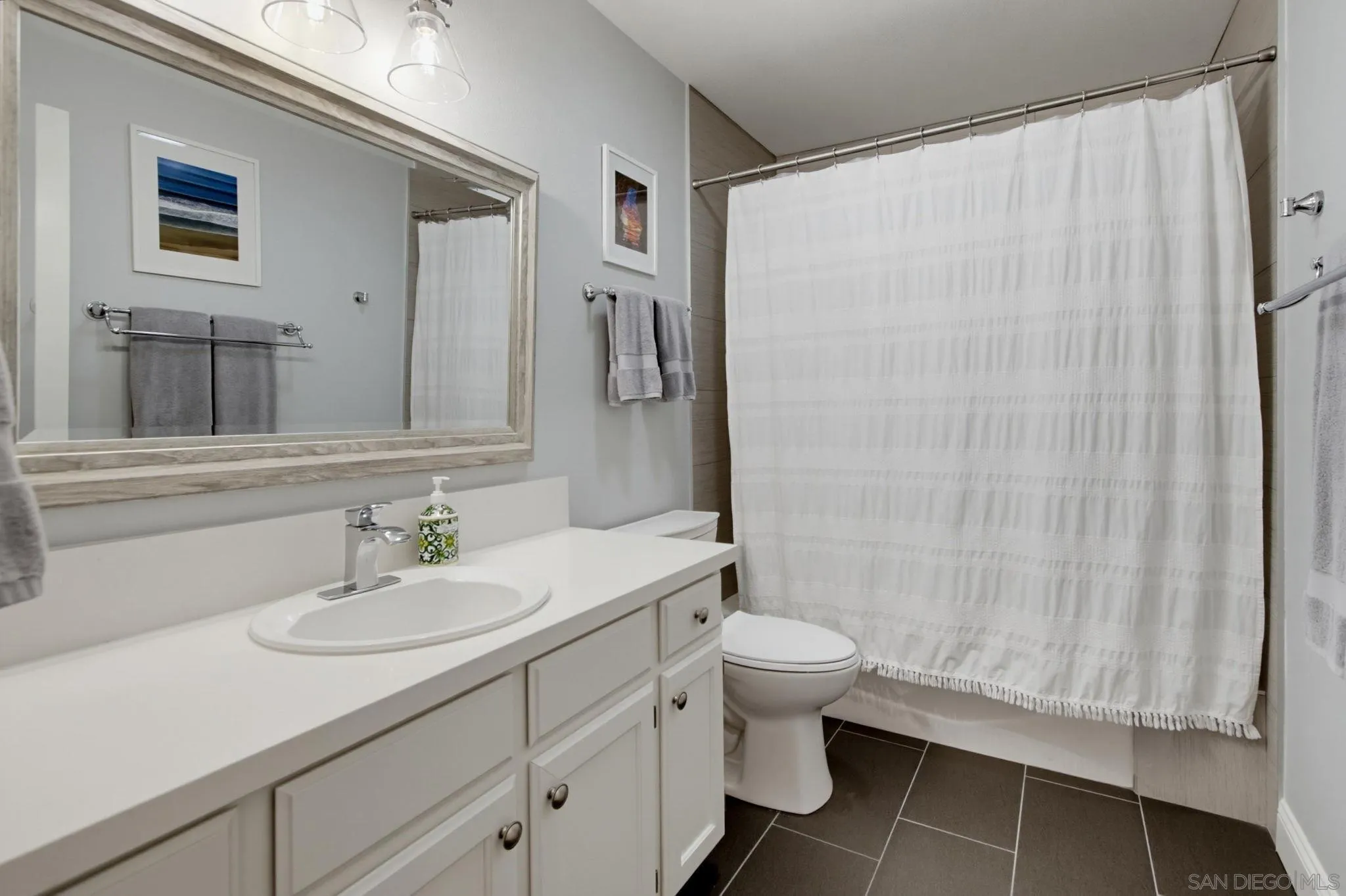 331 Olive Unit 202