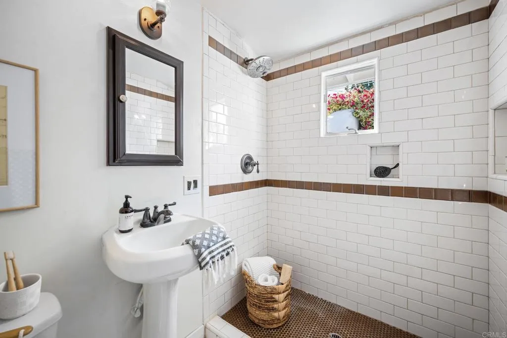 476 Mar Vista Drive