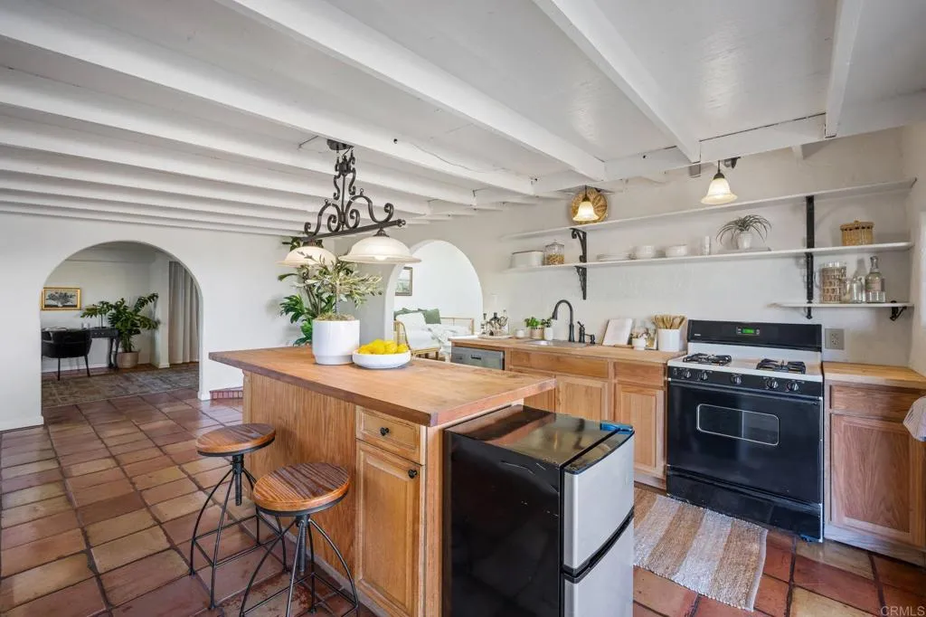 476 Mar Vista Drive