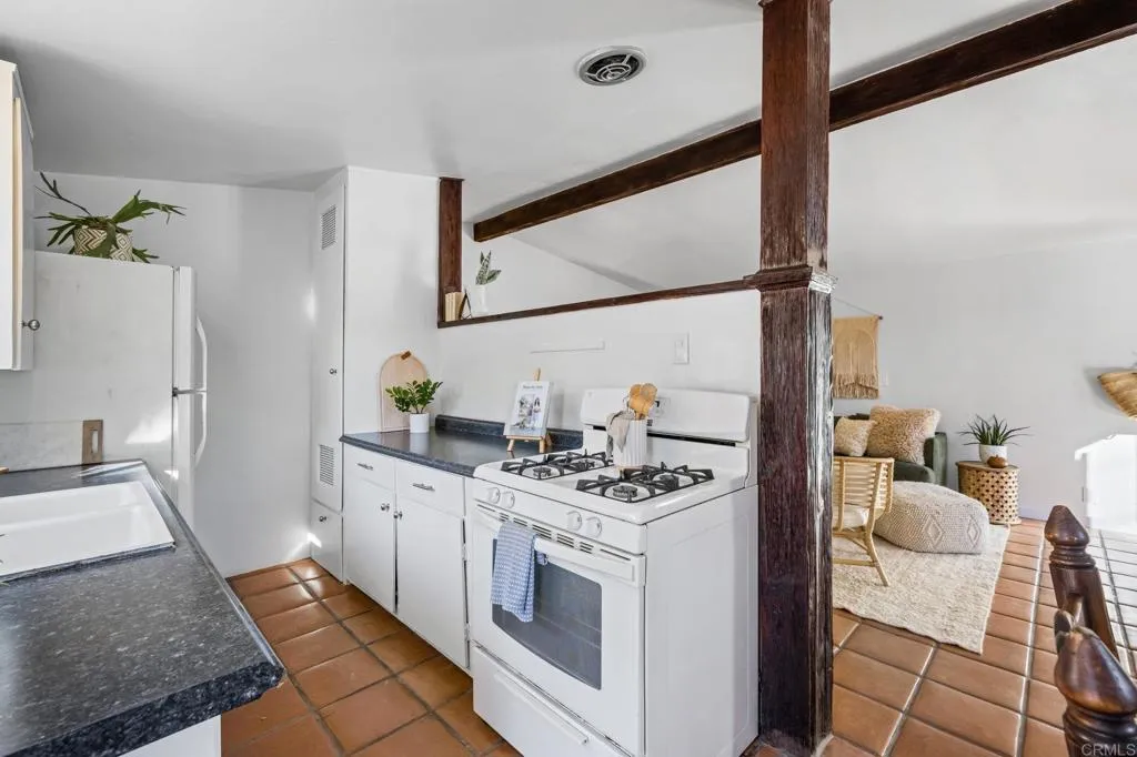 476 Mar Vista Drive