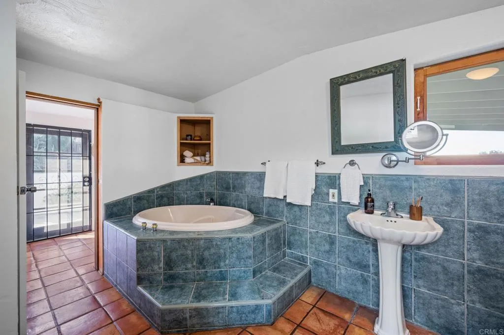 476 Mar Vista Drive