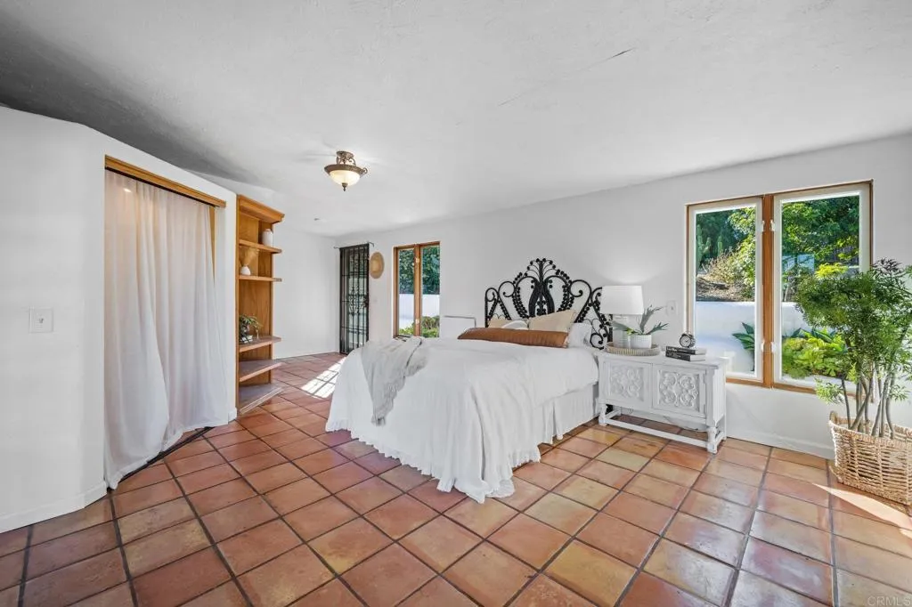 476 Mar Vista Drive