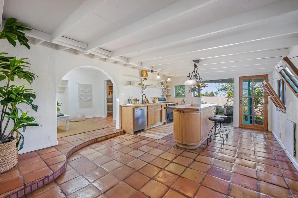 476 Mar Vista Drive