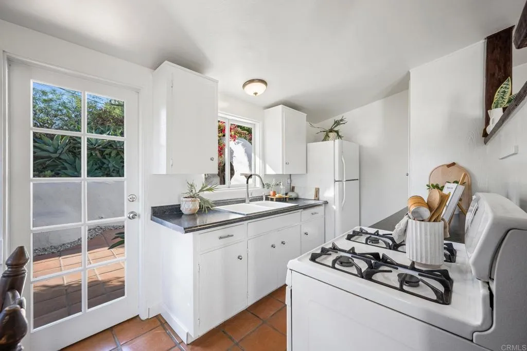 476 Mar Vista Drive