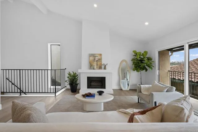 2347 Caringa Way Unit 4