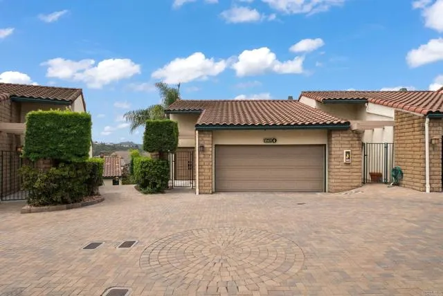 2347 Caringa Way Unit 4