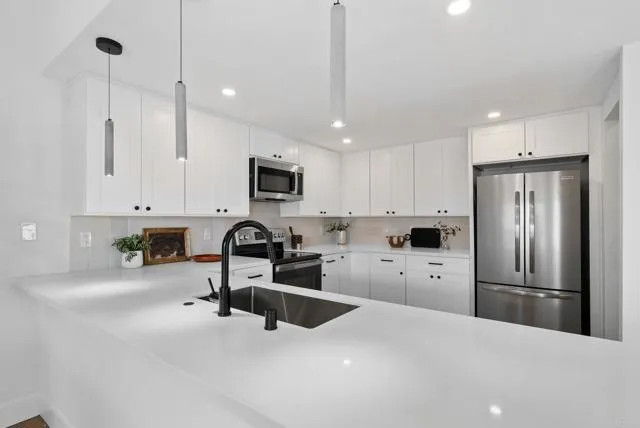 2347 Caringa Way Unit 4