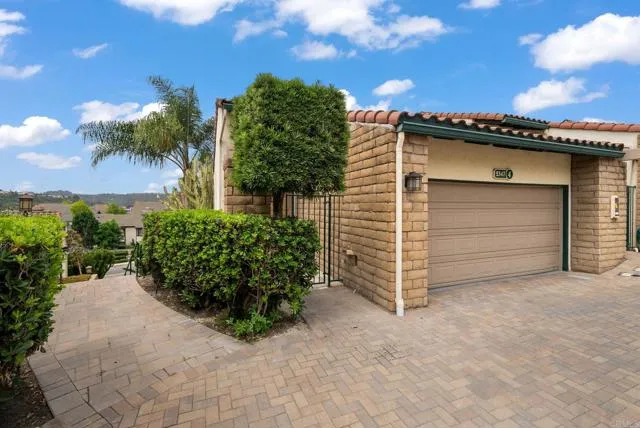 2347 Caringa Way Unit 4