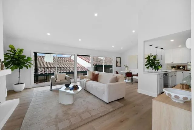 2347 Caringa Way Unit 4