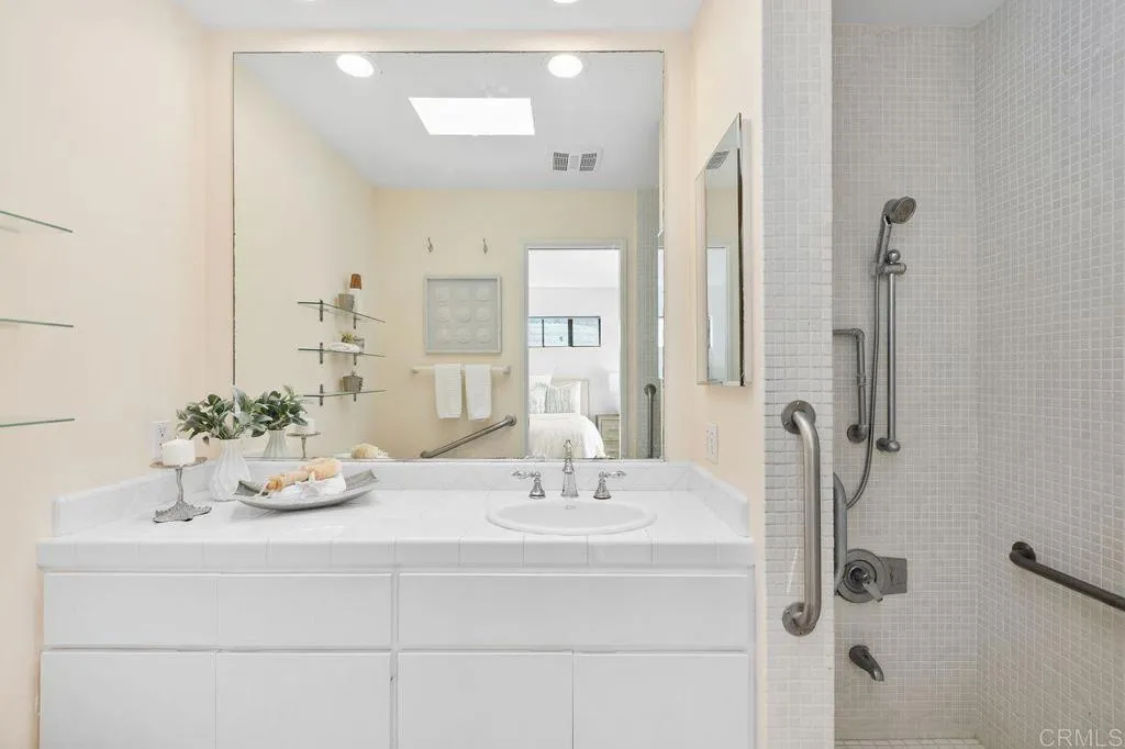 8310 La Jolla Shores Drive