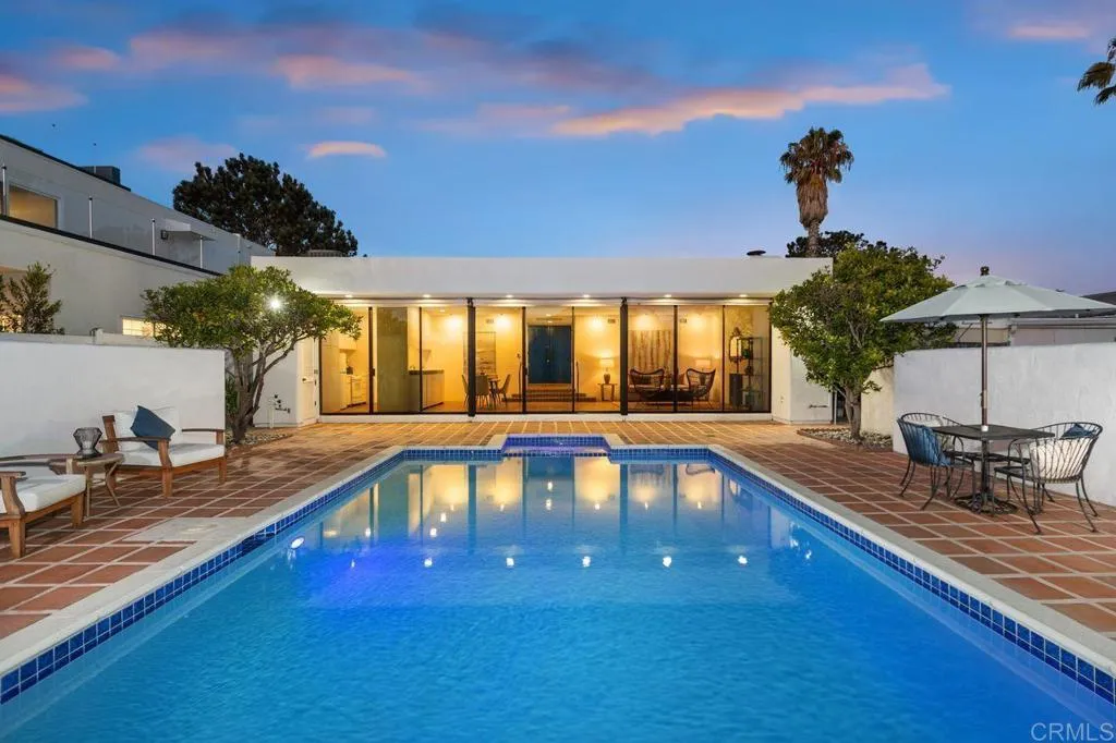 8310 La Jolla Shores Drive