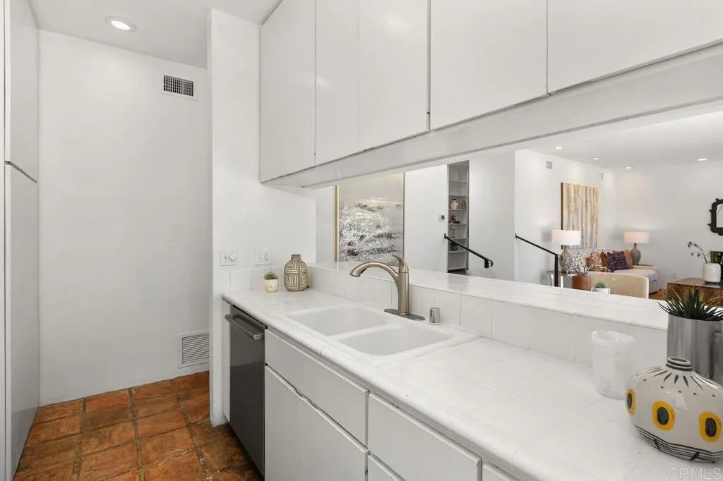 8310 La Jolla Shores Drive