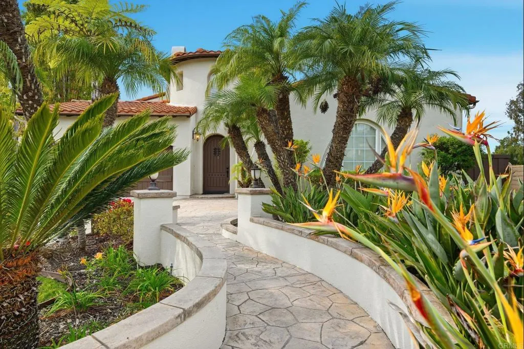 6375 Paseo Potrero