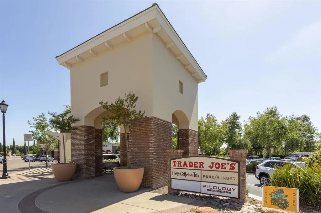 6375 Paseo Potrero