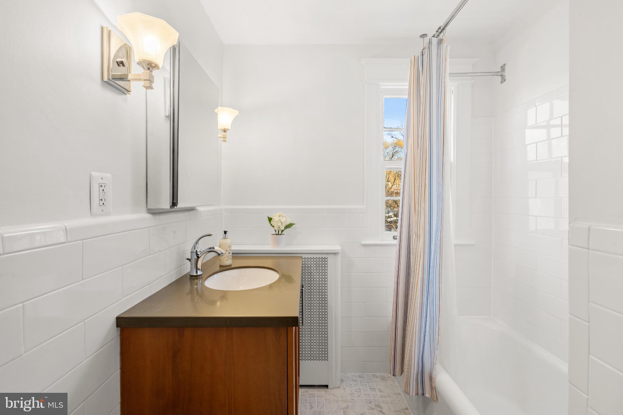 5826 NW NEVADA AVENUE NW