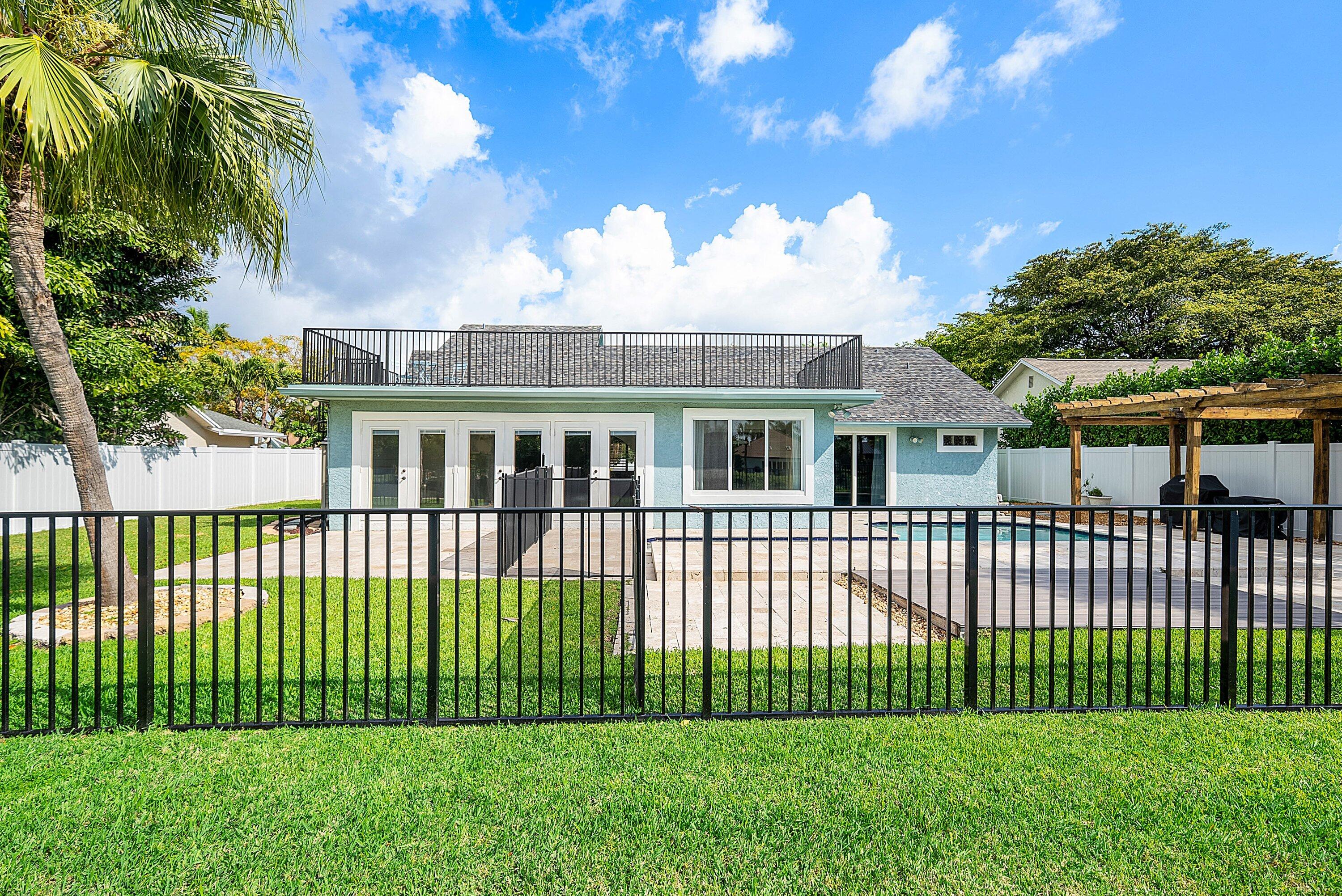 1508 Cormorant Road