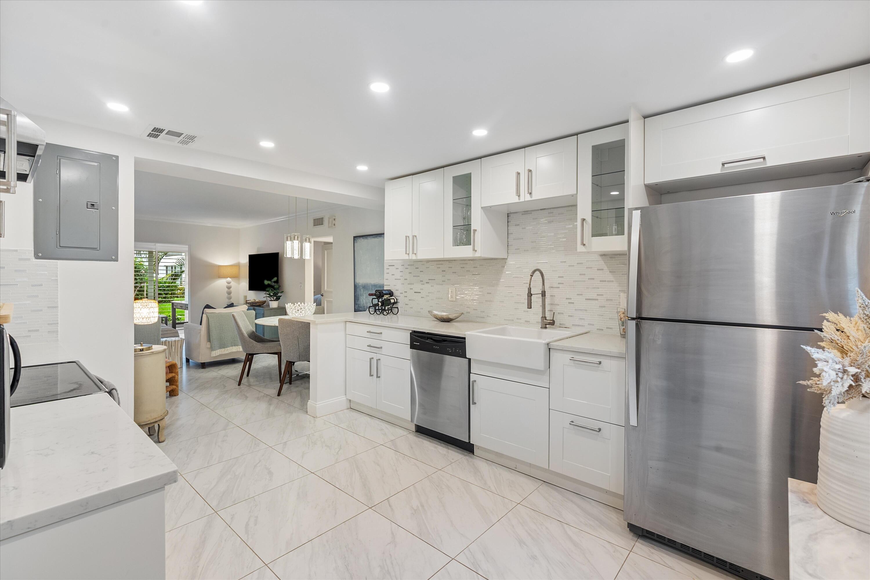 1015 Ingraham Avenue 9