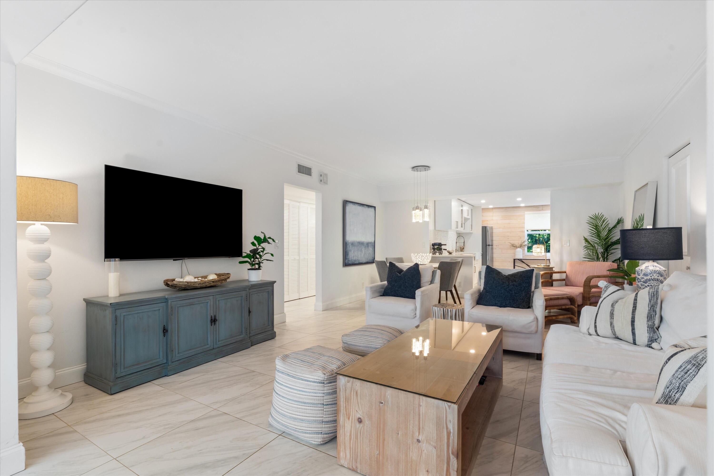 1015 Ingraham Avenue 9