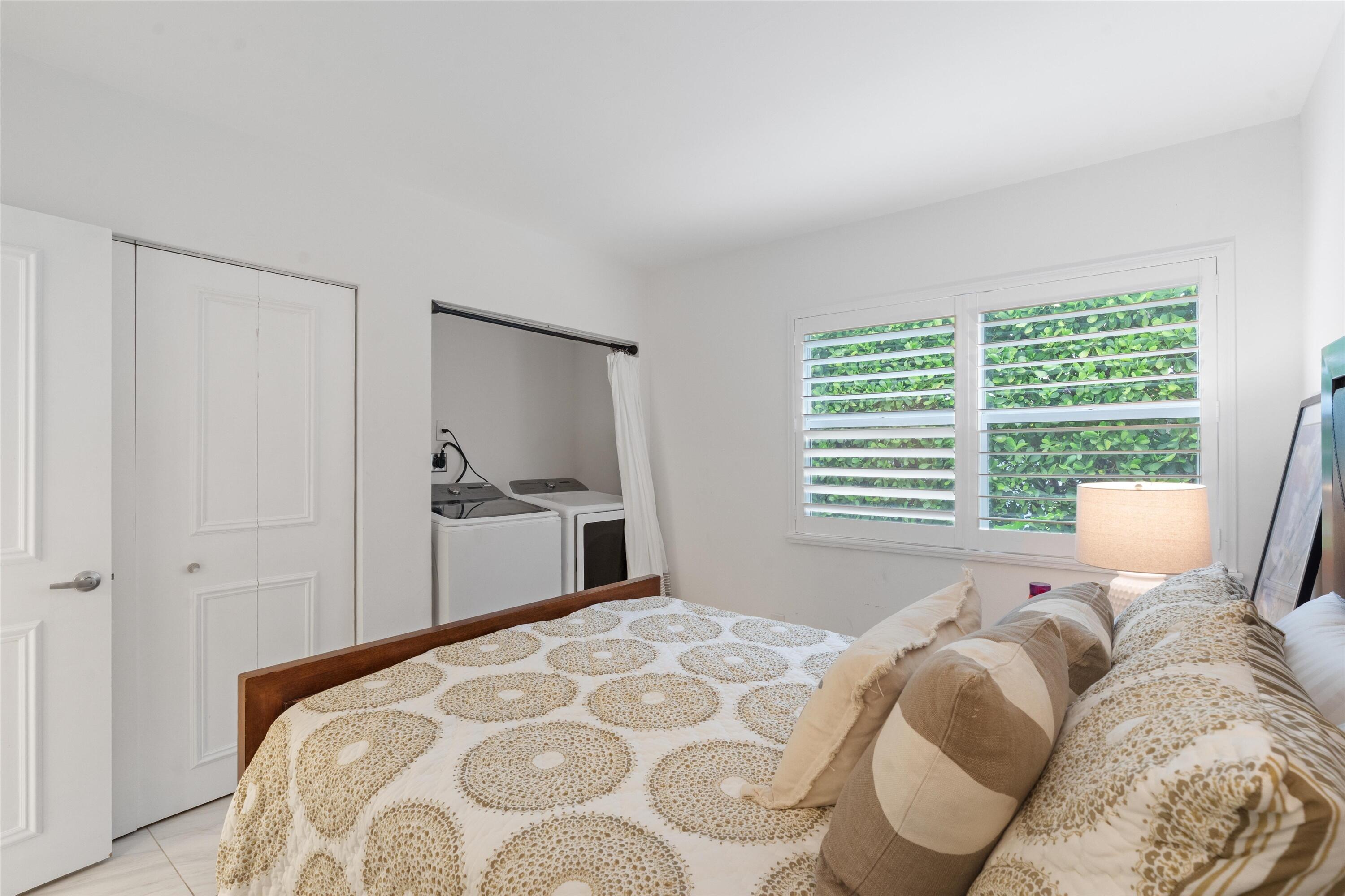 1015 Ingraham Avenue 9