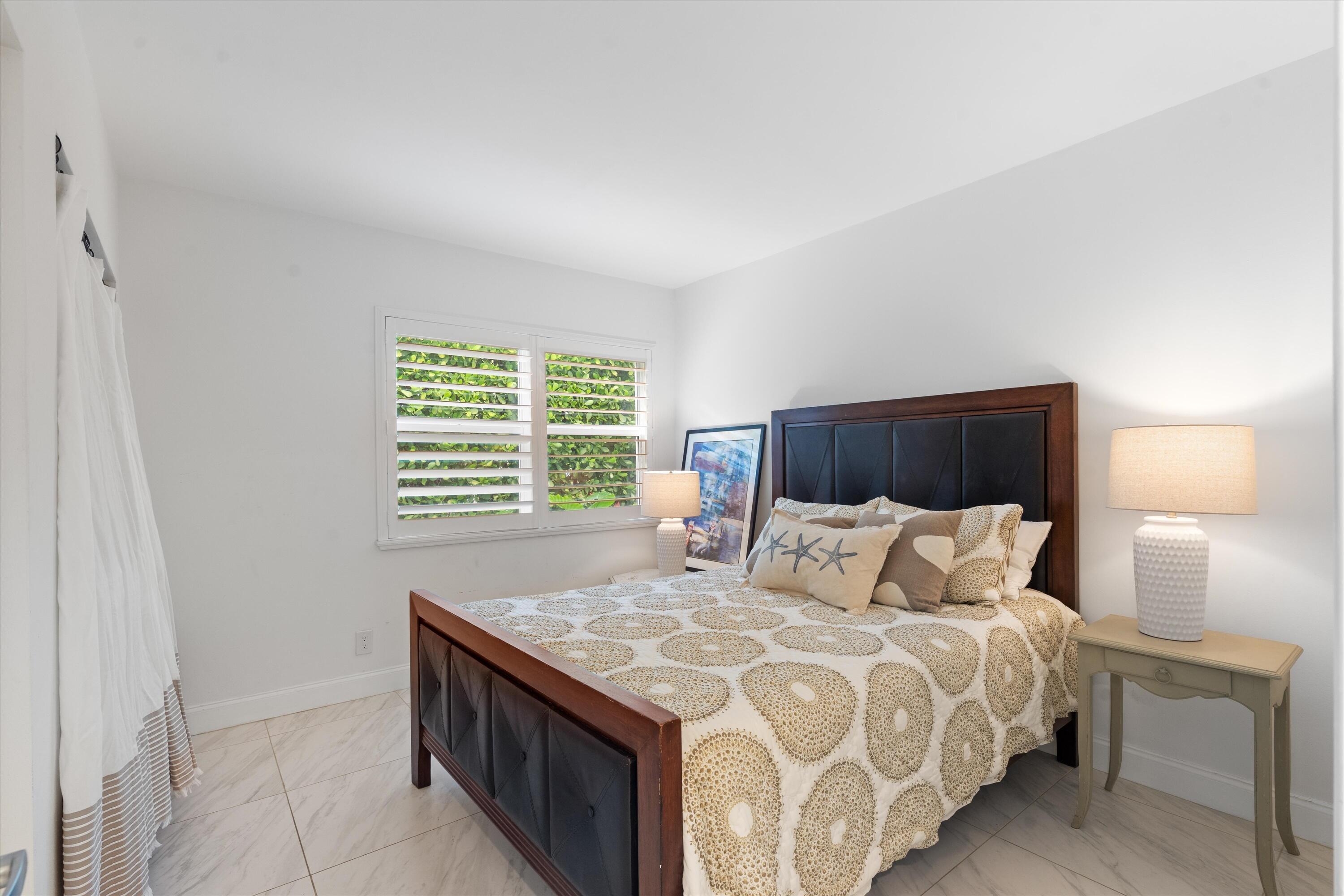 1015 Ingraham Avenue 9